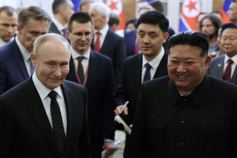 &copy; Reuters. Presidente russo Vladimir Putin e o líder da Coreia do Norte Kim Jong Un em concerto de gala em Pyongyang, Coreia do Norten19/06/2024nSputnik/Gavriil Grigorov/Pool via REUTERS/Arquivo