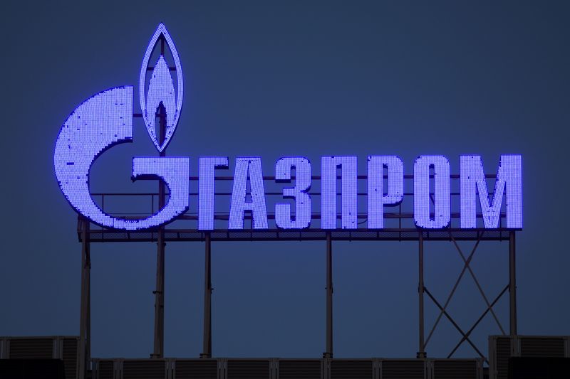 &copy; Reuters. FILE PHOTO: The logo of Gazprom company is seen on the facade of a business centre in Saint Petersburg, Russia March 31, 2022. REUTERS/REUTERS PHOTOGRAPHER/File photo