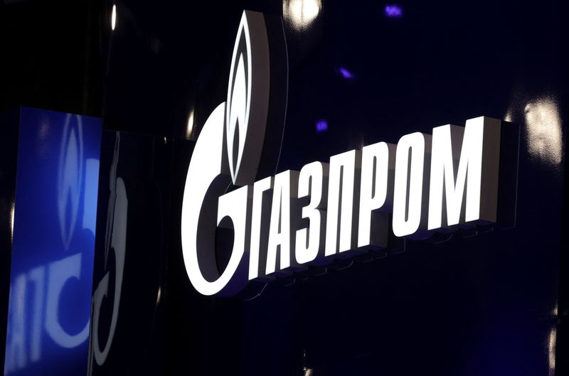 © Reuters. FILE PHOTO: A view shows a sign with the logo of Russian gas producer Gazprom at the Saint Petersburg International Economic Forum (SPIEF) in Saint Petersburg, Russia June 5, 2024. REUTERS/Anton Vaganov/File photo