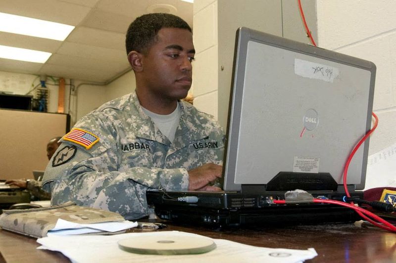 © Reuters. FILE PHOTO: Shamsud-Din Jabbar, a suspect in the New Orleans attack, is seen in this picture obtained from social media, released in November 2013, in Fort Johnson (formerly Fort Polk), Louisiana, U.S., 1st Brigade Combat Team, 82nd Airborne Division via Facebook via REUTERS/File Photo