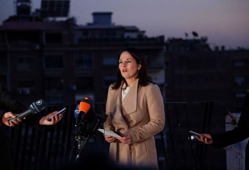 © Reuters. German Foreign Minister Annalena Baerbock speaks during a press conference in Damascus, Syria,January 3, 2025. REUTERS/Khalil Ashawi