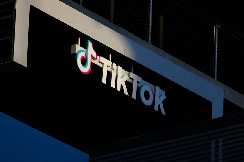 © Reuters. A view shows the office of TikTok after the U.S. House of Representatives overwhelmingly passed a bill that would give TikTok's Chinese owner ByteDance about six months to divest the U.S. assets of the short-video app or face a ban, in Culver City, California, March 13, 2024.  REUTERS/Mike Blake/File Photo