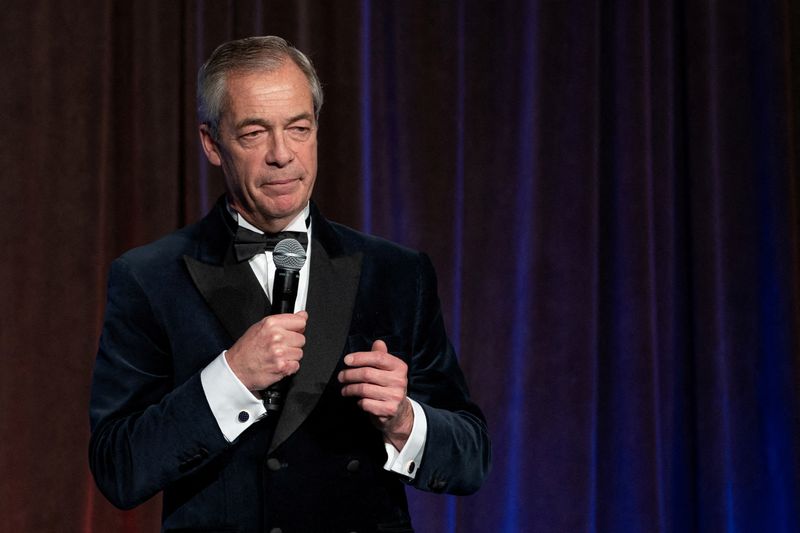 © Reuters. FILE PHOTO: British MP and leader of the Reform UK political party, Nigel Farage speaks at the New York Young Republican Club's Annual Gala at Cipriani Wall Street in New York City, U.S., December 15, 2024. REUTERS/David 'Dee' Delgado/File Photo