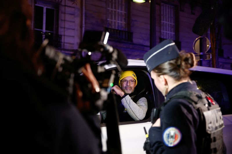 © Reuters. Farmers protest against the planned trade deal between the EU and South American nations within Mercosur, in Paris, January 5, 2025. REUTERS/Benoit Tessier