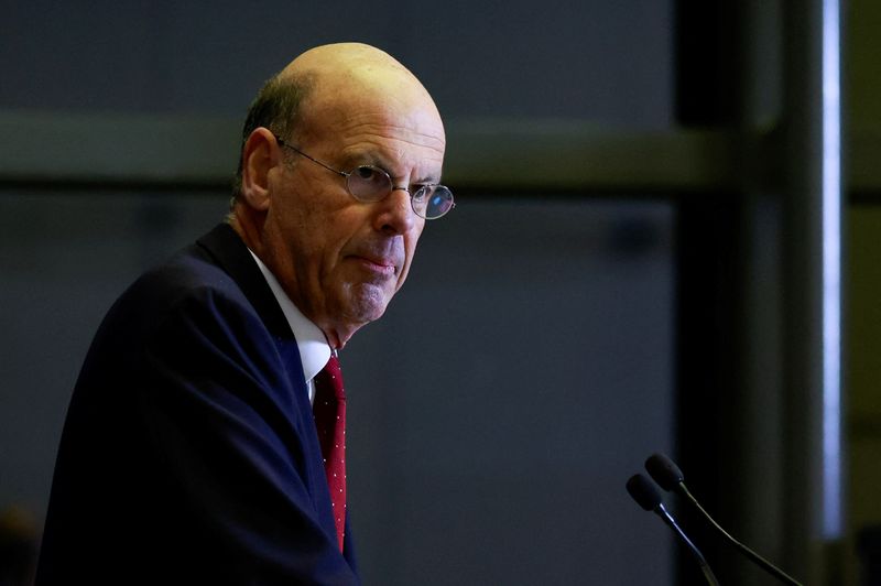 © Reuters. FILE PHOTO: Newly appointed Minister for Economy, Finance and Industry Eric Lombard attends a handover ceremony at the Bercy Economy and Finance Ministry in Paris, France, December 23, 2024. REUTERS/Saboor Abdul/File photo