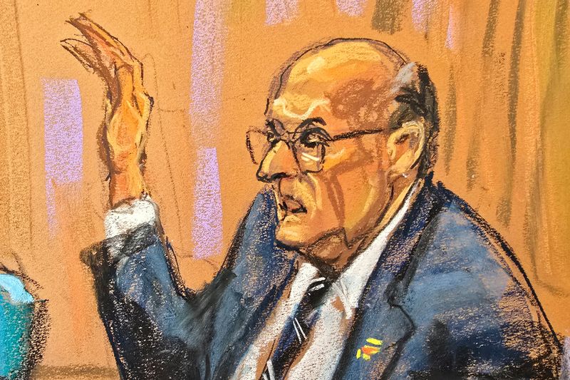 © Reuters. Rudy Giuliani swears to tell the truth at a hearing in a case over the handover of property by Giuliani, who was found to have defamed two Georgia election workers, in New York City, U.S., January 3, 2025 in this courtroom sketch. REUTERS/Jane Rosenberg