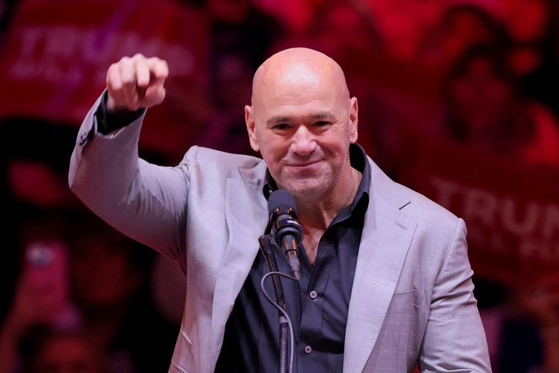 &copy; Reuters. Dana White, CEO of the Ultimate Fighting Championship gestures as he speaks during a rally for Republican presidential nominee and former U.S. President Donald Trump at Madison Square Garden, in New York, U.S., October 27, 2024. REUTERS/Andrew Kelly/File 