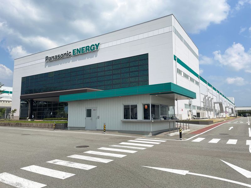 © Reuters. FILE PHOTO: A general view of the renovated Panasonic Energy factory in the city of Kinokawa, Wakayama prefecture, Japan, September 9, 2024. REUTERS/ Daniel Leussink/File photo