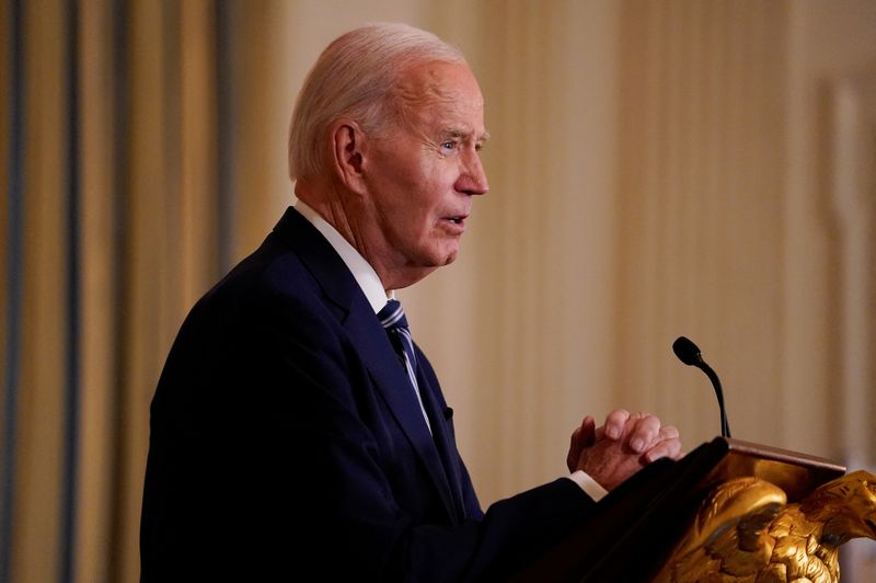 &copy; Reuters. FILE PHOTO: U.S. President Joe Biden speaks at a reception for newly elected Democratic members of Congress, in Washington, U.S. January 5, 2025. REUTERS/Nathan Howard/File Photo