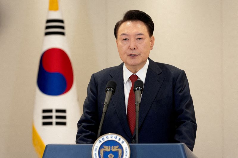 © Reuters. FILE PHOTO: South Korean President Yoon Suk Yeol delivers an address to the nation at the Presidential Office in Seoul, South Korea, December 12, 2024. The Presidential Office/Handout via REUTERS/File Photo