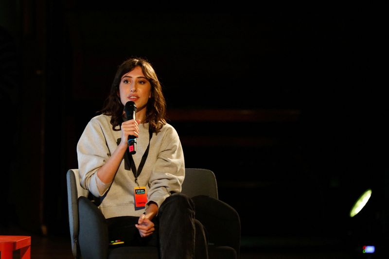 &copy; Reuters. La giornalista Cecilia Sala, arrestata dalla polizia a Teheran, in Iran, il 19 dicembre 2024, parla all'evento “Chora Volume 1” a Milano, Italia, il 16 febbraio 2024 in questa foto rilasciata da Chora Media/via REUTERS/File Photo