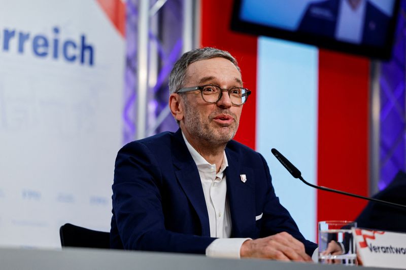 © Reuters. Far-right Freedom Party (FPOe) leader Herbert Kickl addresses the media in Vienna, Austria, January 7, 2025. REUTERS/Lisa Leutner