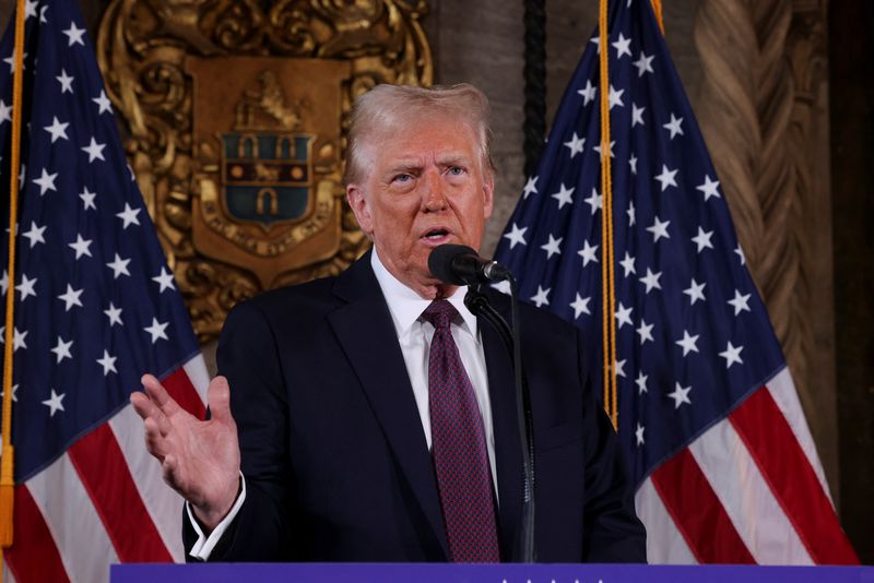 &copy; Reuters. U.S. President-elect Donald Trump makes remarks at Mar-a-Lago in Palm Beach, Florida, U.S. January 7, 2025. REUTERS/Carlos Barria