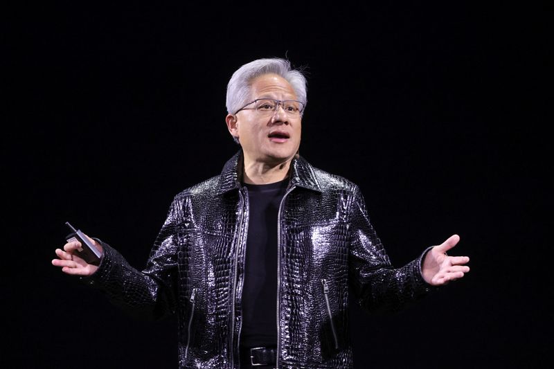 © Reuters. FILE PHOTO: Nvidia CEO Jensen Huang gives a keynote address at CES 2025, an annual consumer electronics trade show, in Las Vegas, Nevada, U.S. January 6, 2025.  REUTERS/Steve Marcus/File Photo