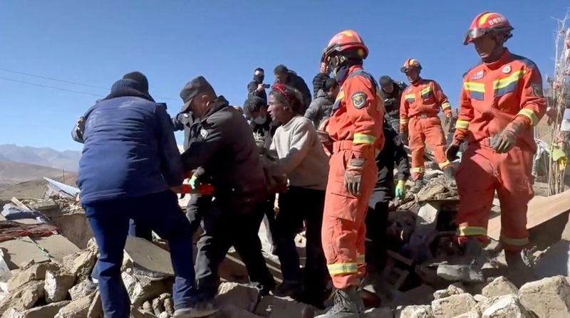 Urgency mounts in search for survivors of Tibet earthquake