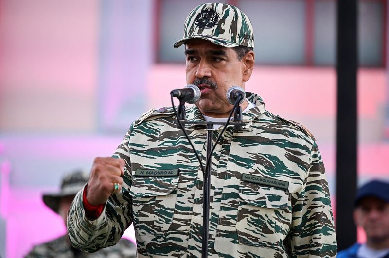 &copy; Reuters. Venezuela’s President Nicolas Maduro addresses members of the Bolivarian Militia and a combatant force, days before he is set to officially begin his third term in office, in Caracas, Venezuela January 7, 2025. REUTERS/Gaby Oraa