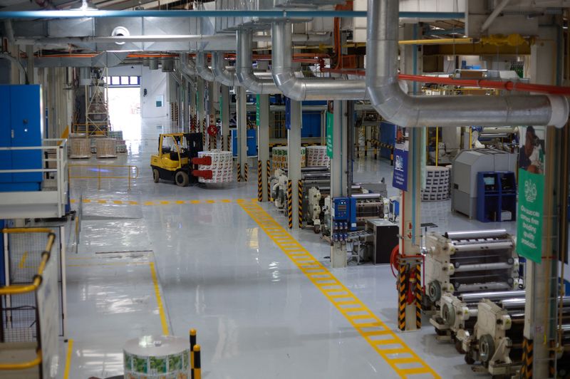 &copy; Reuters. FILE PHOTO: A general view shows the Tetra Pak factory floor in Durban, South Africa, April 4, 2024. REUTERS/Rogan Ward/File photo