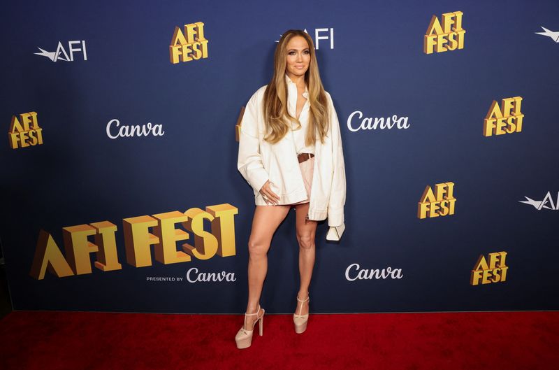 &copy; Reuters. Cast member Jennifer Lopez attends a photo call for the film "Unstoppable" during AFI Fest, in Los Angeles, California, U.S. October 26, 2024. REUTERS/Mario Anzuoni/File Photo