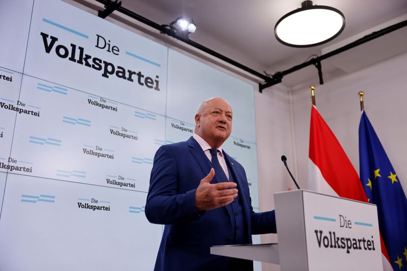 © Reuters. New head of People's Party Christian Stocker addresses media in Vienna, Austria, January 8, 2025 REUTERS/Lisa Leutner