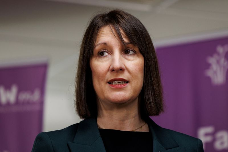 © Reuters. FILE PHOTO: Chancellor Rachel Reeves speaks to the media after a tour of Maidstone Hospital on December 10, 2024 in Maidstone, Britain. Dan Kitwood/Pool via REUTERS/File Photo