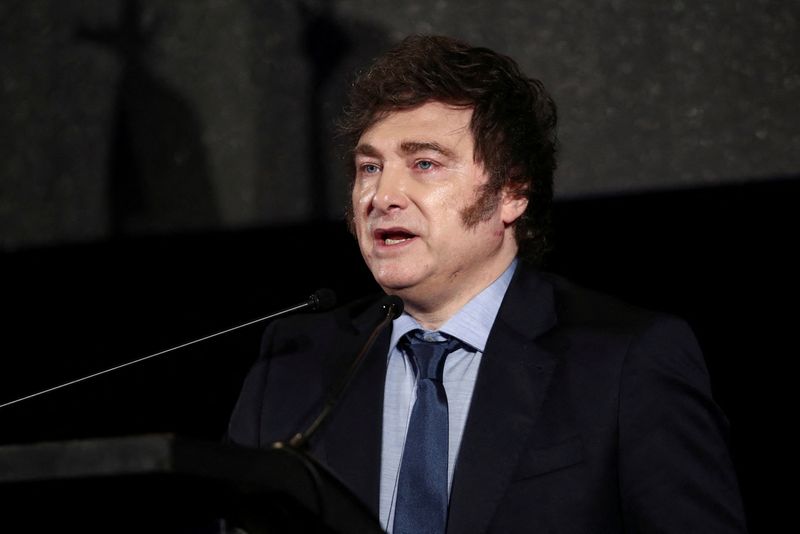 &copy; Reuters. FILE PHOTO: Argentina's President Javier Milei delivers a speech during a lunch of the Uruguay's Marketing Managers Association (ADM), on the sidelines of the Mercosur Summit in Montevideo, Uruguay, December 6, 2024. REUTERS/Mariana Greif/File Photo