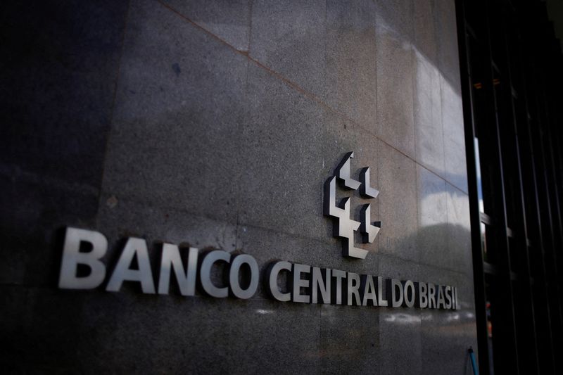 © Reuters. FILE PHOTO: The Central Bank of Brazil logo is seen at its headquarters in Brasilia, Brazil December 17, 2024. REUTERS/Adriano Machado/File Photo