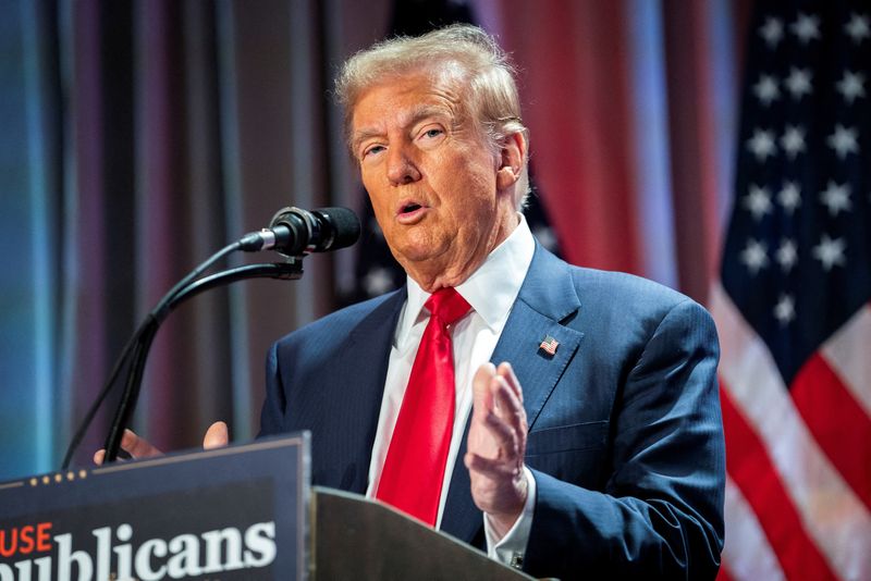 &copy; Reuters. FILE PHOTO: US President-elect Donald Trump speaks during a meeting with House Republicans at the Hyatt Regency hotel in Washington, DC, U.S. on November 13, 2024.     ALLISON ROBBERT/Pool via REUTERS/File Photo