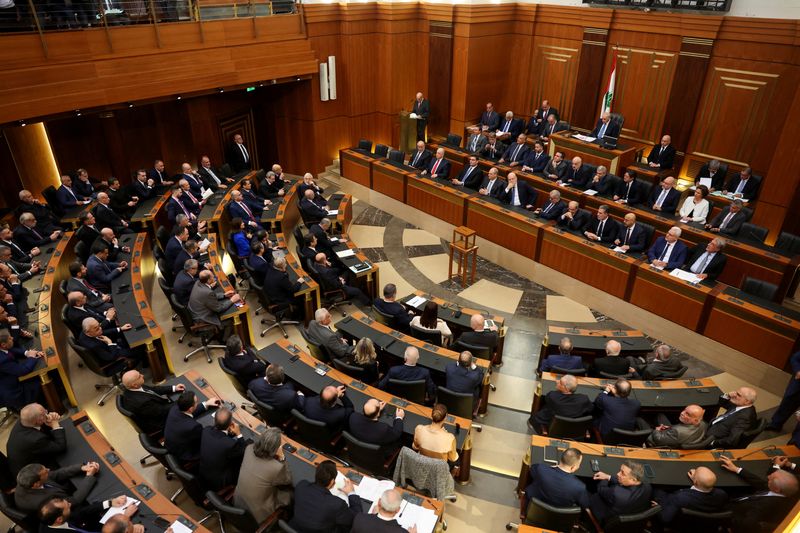 &copy; Reuters. Lebanese lawmakers sit at the parliament on the day they vote to elect a president, in Beirut, Lebanon, January 9, 2025. REUTERS/Mohamed Azakir