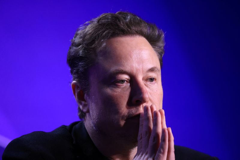 © Reuters. FILE PHOTO: Elon Musk, Chief Executive Officer of SpaceX and Tesla and owner of X looks on during the Milken Conference 2024 Global Conference Sessions at The Beverly Hilton in Beverly Hills, California, U.S., May 6, 2024.  REUTERS/David Swanson/File Photo