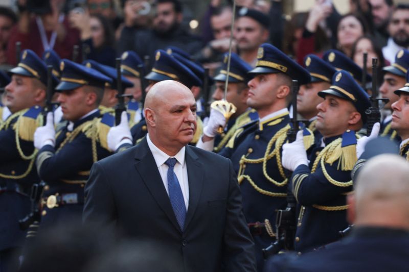 &copy; Reuters. Il capo dell'esercito libanese Joseph Aoun dopo essere stato eletto presidente del Paese presso il palazzo del Parlamento a Beirut, Libano, 9 gennaio 2025. REUTERS/Mohamed Azakir