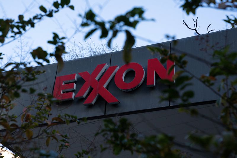 &copy; Reuters. FILE PHOTO: An Exxon gas station seen in Washington, U.S., November 26, 2024. REUTERS/Nathan Howard/File Photo