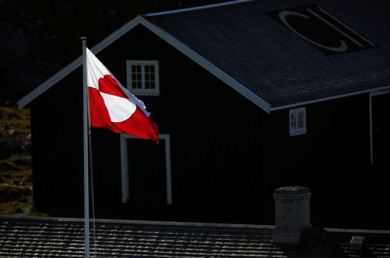 &copy; Reuters. FILE PHOTO: The Greenland Flag is pictured in Nuuk, Greenland, September 5, 2021. REUTERS/Hannibal Hanschke/File Photo