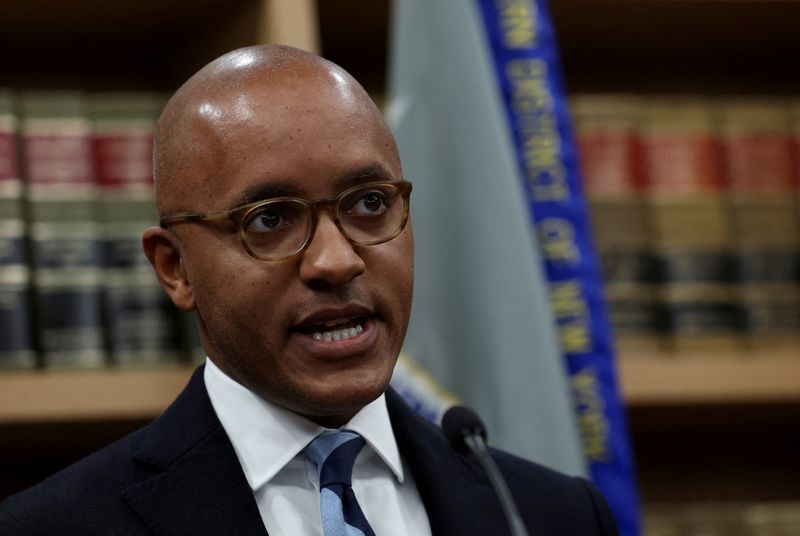 © Reuters. FILE PHOTO: U.S. Attorney for the Southern District of New York Damian Williams speaks after the unsealing of an indictment against New York City Mayor Eric Adams, during a press conference in New York City, U.S. September 26, 2024. REUTERS/Mike Segar/File Photo