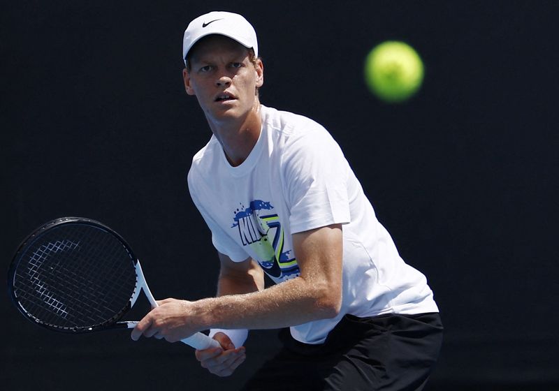 &copy; Reuters. Jannik Sinner treina em Melbourne antes do Aberto da Austrálian10/01/2025 REUTERS/Tingshu Wang