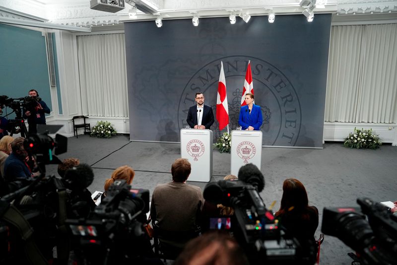 &copy; Reuters. Denmark's Prime Minister Mette Frederiksen and the Chairman of Naalakkersuisut, Mute B. Egede attend a press conference in the Mirror Hall at the Prime Minister's Office, at Christiansborg in Copenhagen, Friday, January 10, 2025. Mads Claus Rasmussen/Ritz