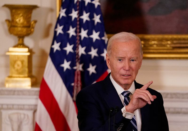 &copy; Reuters. Il presidente degli Stati Uniti Joe Biden parla a un ricevimento per i membri democratici del Congresso appena eletti, a Washington, il 5 gennaio 2025. REUTERS/Nathan Howard/Foto d'archivio