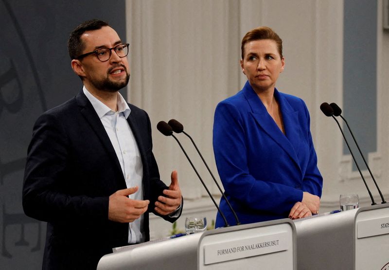 &copy; Reuters. Denmark's Prime Minister Mette Frederiksen and  Greenlandic Prime Minister Mute B. Egede attend a press conference in the Mirror Hall at the Prime Minister's Office, at Christiansborg in Copenhagen, Denmark, January 10, 2025. REUTERS/Tom Little