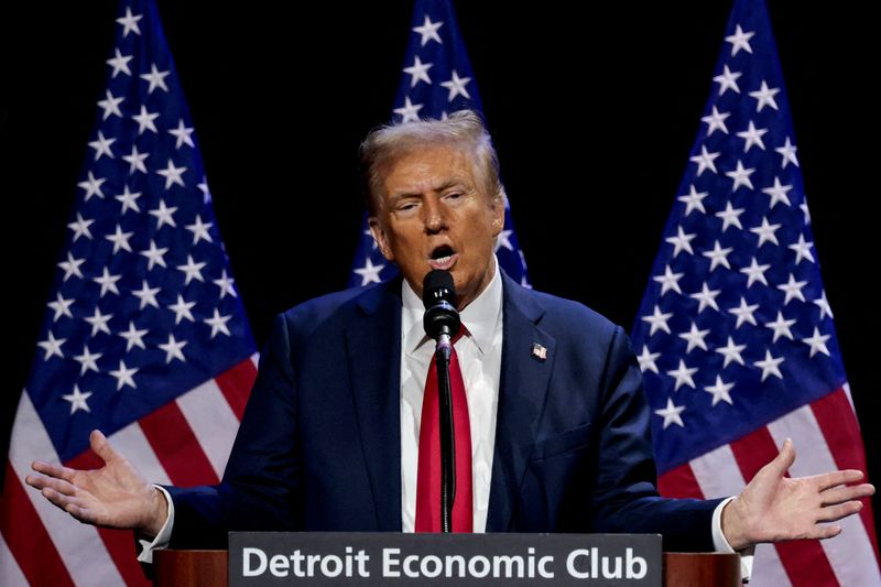 &copy; Reuters. Presidente eleito dos EUA, Donald Trump, discursa para o Detroit Economic Club, em Detroit, no Michigann10/10/2024nREUTERS/Rebecca Cook