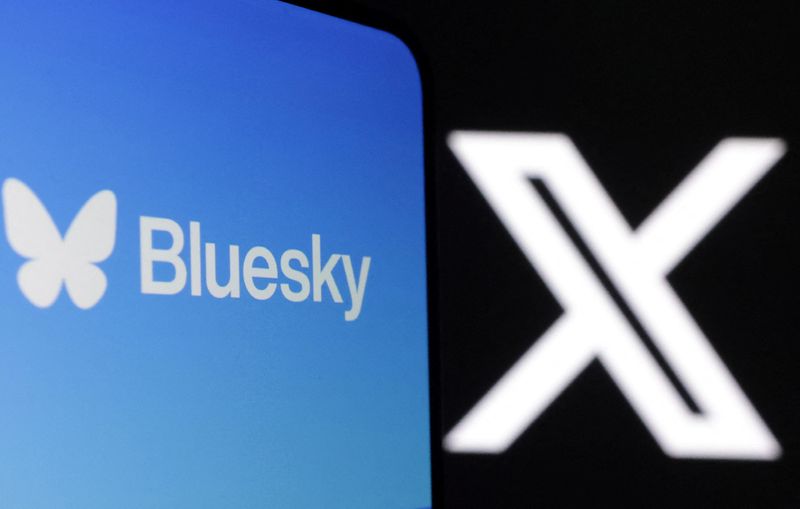 © Reuters. FILE PHOTO: Bluesky and X app logos are seen in this illustration taken November 19, 2024. REUTERS/Dado Ruvic/Illustration/File Photo