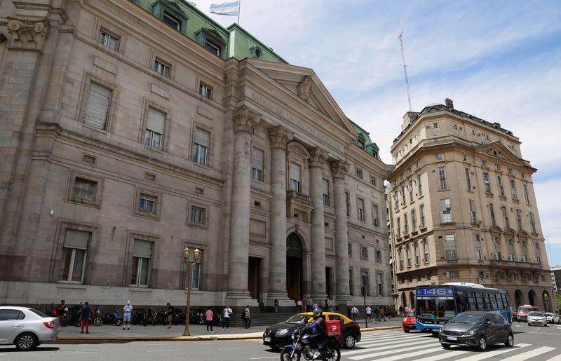 © Reuters. FILE PHOTO: A general view of the facade of Argentina's Banco de la Nacion (National Bank), in Buenos Aires, Argentina December 18, 2024. REUTERS/Francisco Loureiro/File Photo