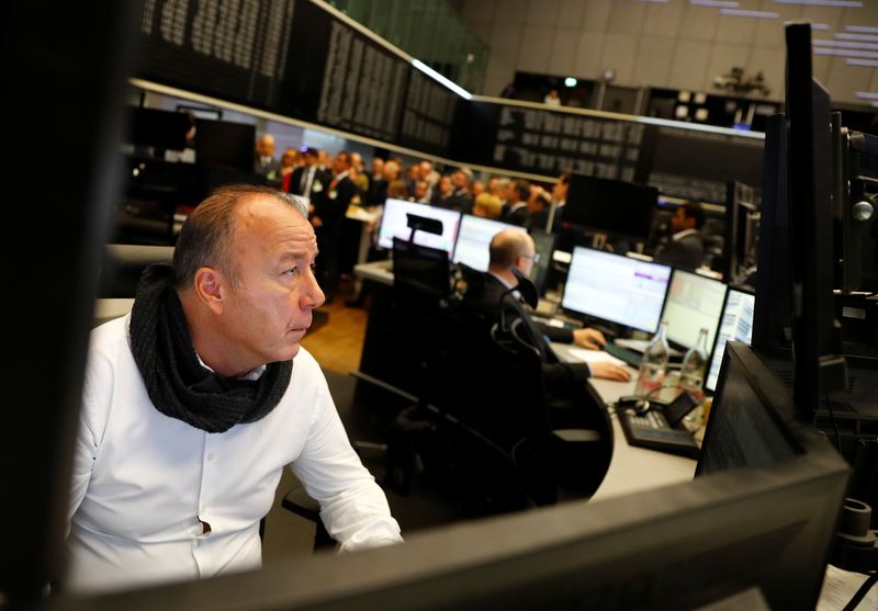 © Reuters. A stock trader checks his screens at the stock exchange in Frankfurt, Germany, November 20, 2017. Photograph: Kai Pfaffenbach/Reuters.