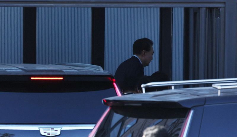 Presidente afastado da Coreia do Sul é preso e interrogado em investigação sobre insurreição