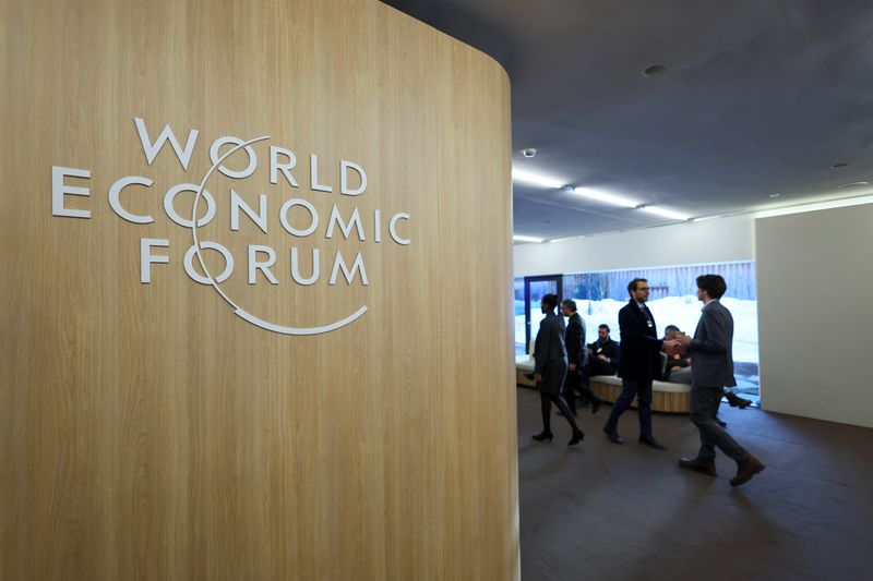 © Reuters. Logo do Fórum Econômico Mundial em Davos, Suíça
15/01/2024. REUTERS/Denis Balibouse/File Photo