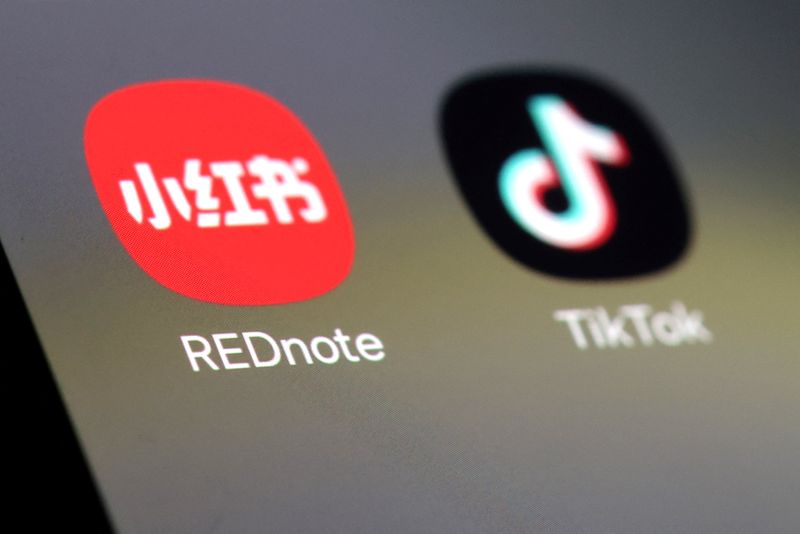 © Reuters. The TikTok and RedNote apps can be seen in this illustration taken on January 15, 2025. REUTERS/Dado Ruvic/Illustration