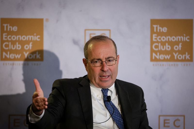 © Reuters. FILE PHOTO: Richmond Federal Reserve Bank president Thomas Barkin speaks to the Economic Club of New York in New York City, U.S., February 8, 2024.  REUTERS/Brendan McDermid/File Photo