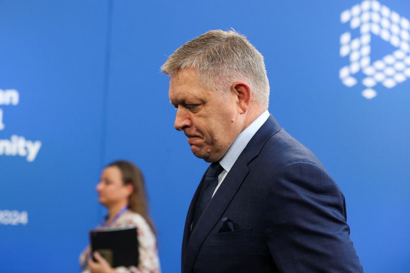 © Reuters. FILE PHOTO: Robert Fico, Prime Minister of Slovakia, attends the European Political Community Summit at the Puskas Arena, in Budapest, Hungary, November 7, 2024. REUTERS/Bernadett Szabo/File Photo