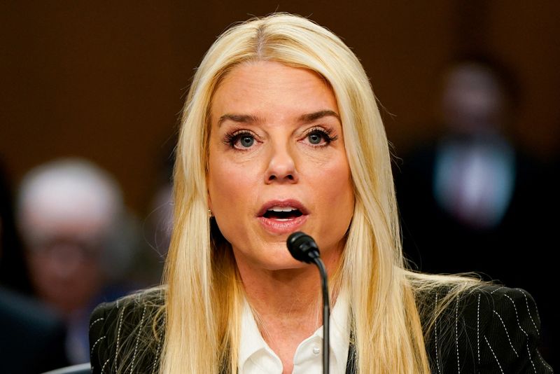 &copy; Reuters. Pam Bondi, U.S. President-elect Donald Trump's nominee to be attorney general, testifies at a Senate Judiciary Committee confirmation hearing on Capitol Hill in Washington, U.S., January 15, 2025. REUTERS/Elizabeth Frantz