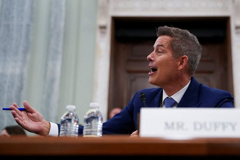 &copy; Reuters. Sean Duffy, U.S. President-elect Donald Trump's nominee to be transportation secretary, testifies during a Senate Committee on Commerce, Science, and Transportation confirmation hearing on Capitol Hill in Washington, U.S., January 15, 2025. REUTERS/Nathan