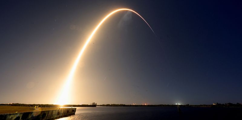 © Reuters. Foguete Falcon 9, da SpaceX, decola do Centro Espacial Kennedy carregando dois módulos lunares
15/01/2025
REUTERS/Steve Nesius