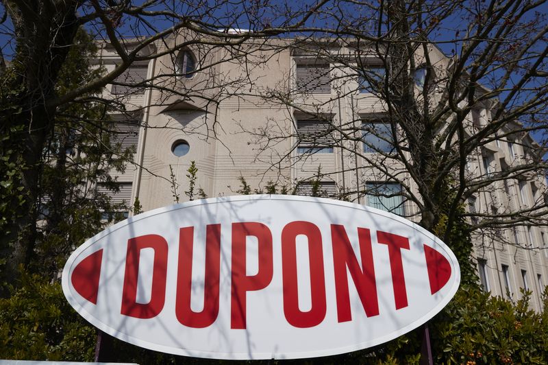 © Reuters. FILE PHOTO: The logo is photographed outside Dupont's offices in Geneva, Switzerland, April 15, 2021. REUTERS/Denis Balibous/File Photo